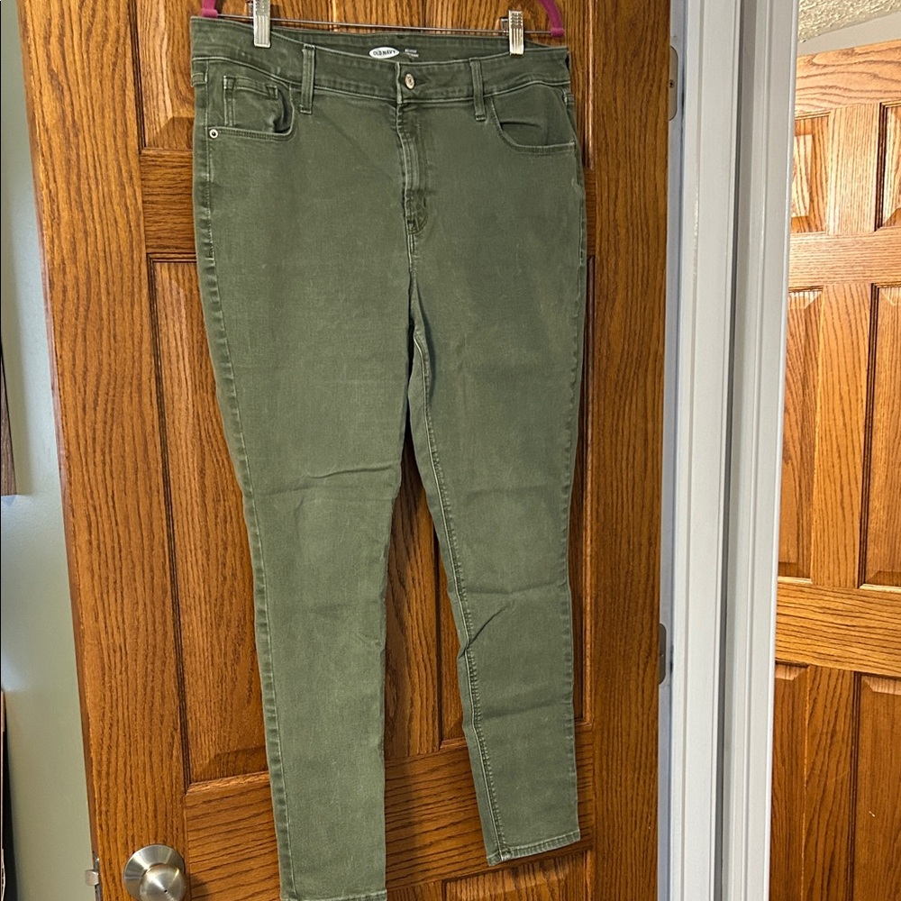 Old Navy Women's Mid-rise Skinny Jeans in Olive